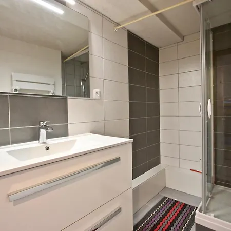 Apartment Avec Balcon Et Parking Couvert - Fr-1-340-186 *