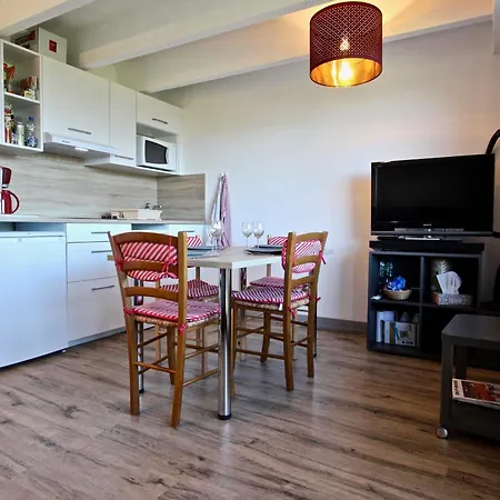 Avec Balcon Et Parking Couvert - Fr-1-340-186 *